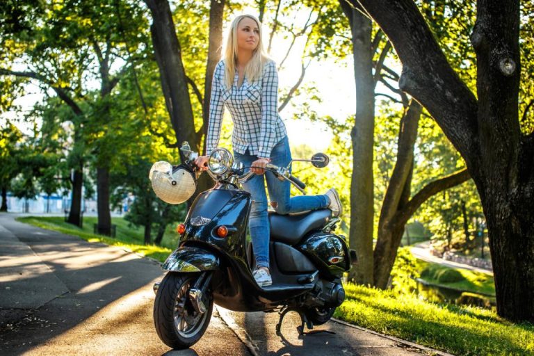 Assurance scooter au tiers : est-ce suffisant quand on débute ?