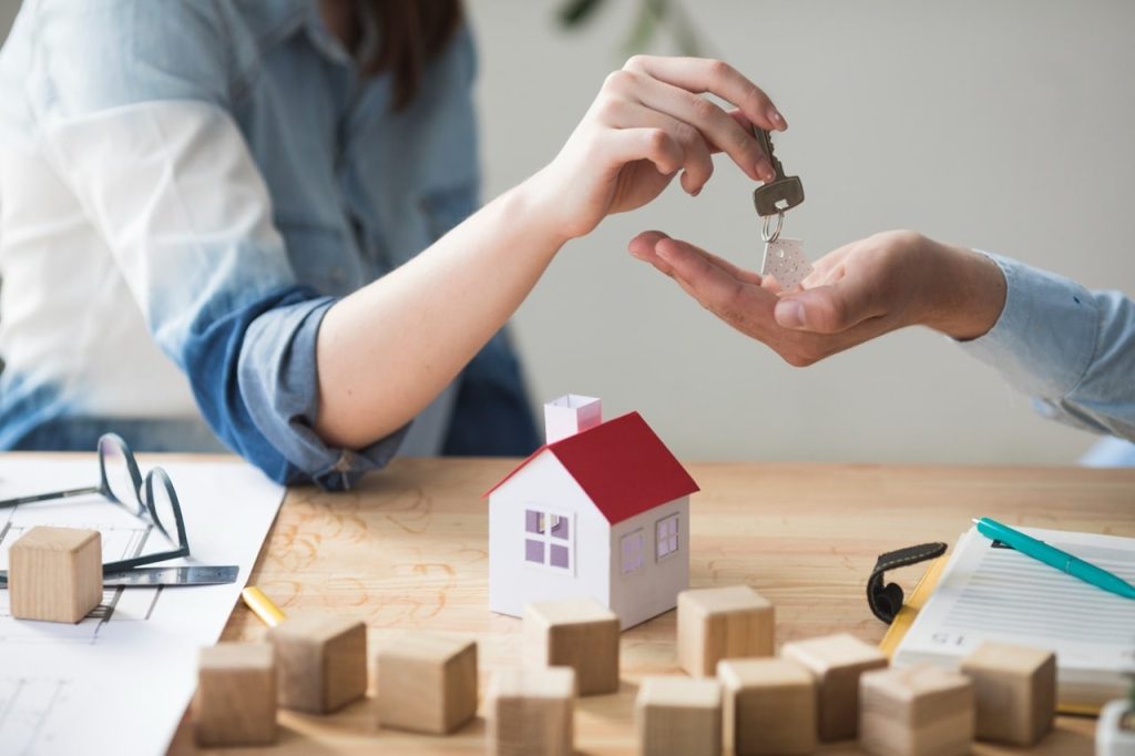 Astuces pour éviter un refus d'assurance dès le début du prêt immobilier