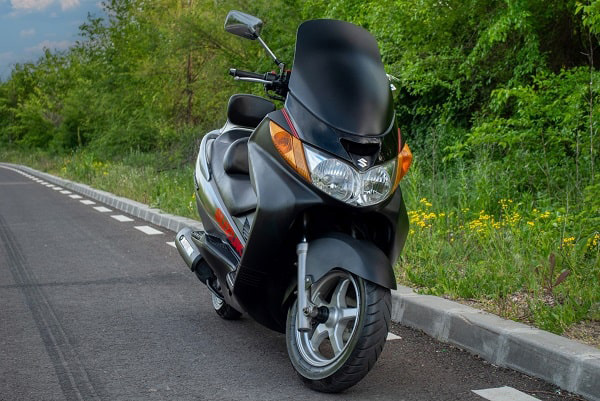 Assurance moto et scooter : combien ça coûte vraiment ?