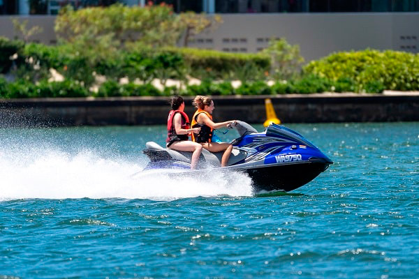 Jet Ski Et Bateau Sécurité Danger Et Réglementation