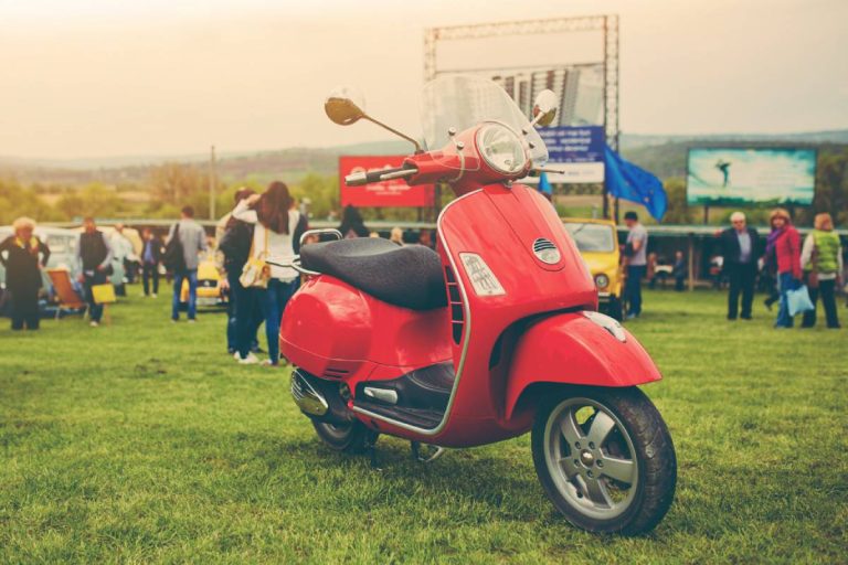 Sinistre scooter avec tiers non assuré : quelles solutions possibles ?