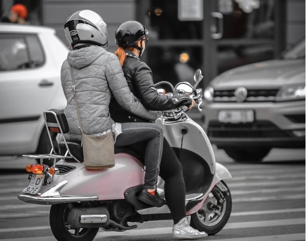 Le scooter le plus rapide sur l'autoroute