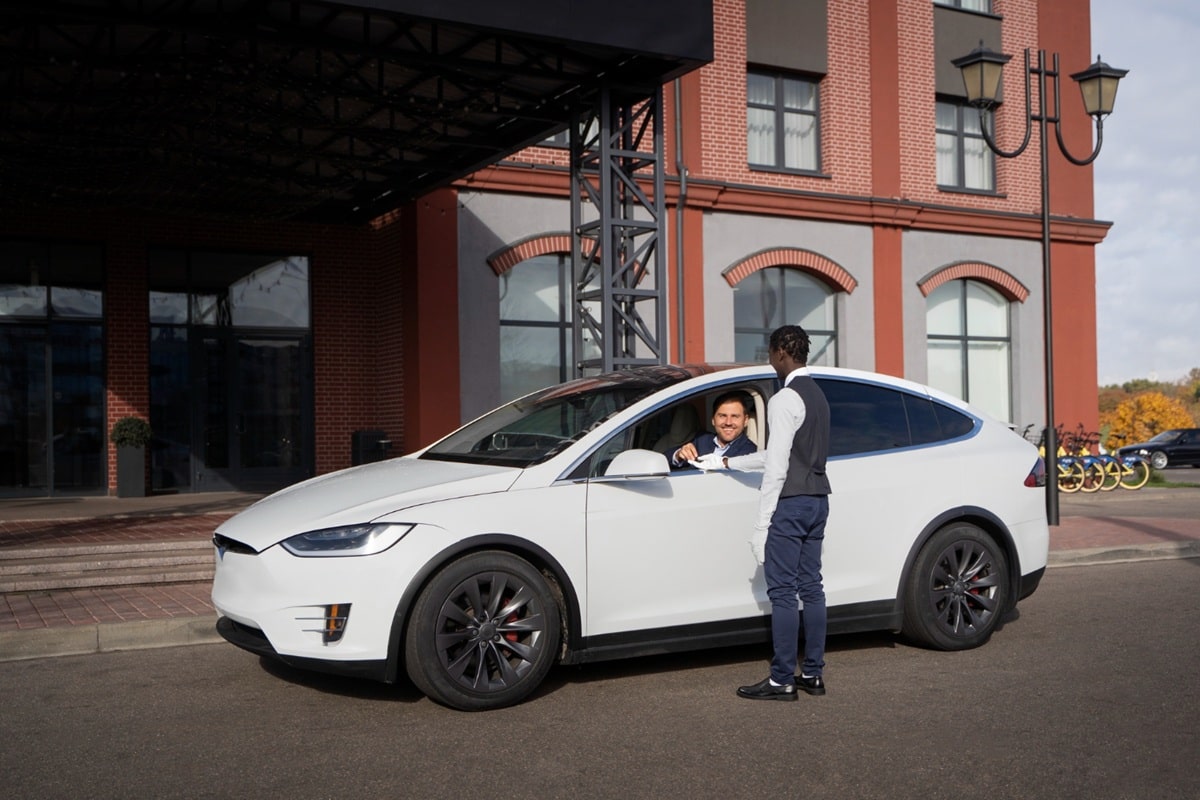 Marque Tesla attaquée en justice en France