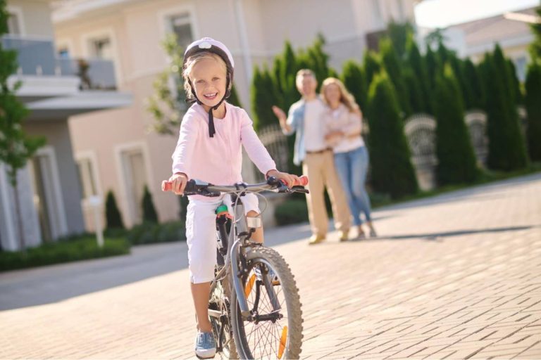 Assurer le vélo de son enfant pour la rentrée : ce que couvre vraiment l'assurance habitation